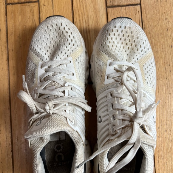 On cloud cloud swift white athletic shoes - Picture 3 of 5